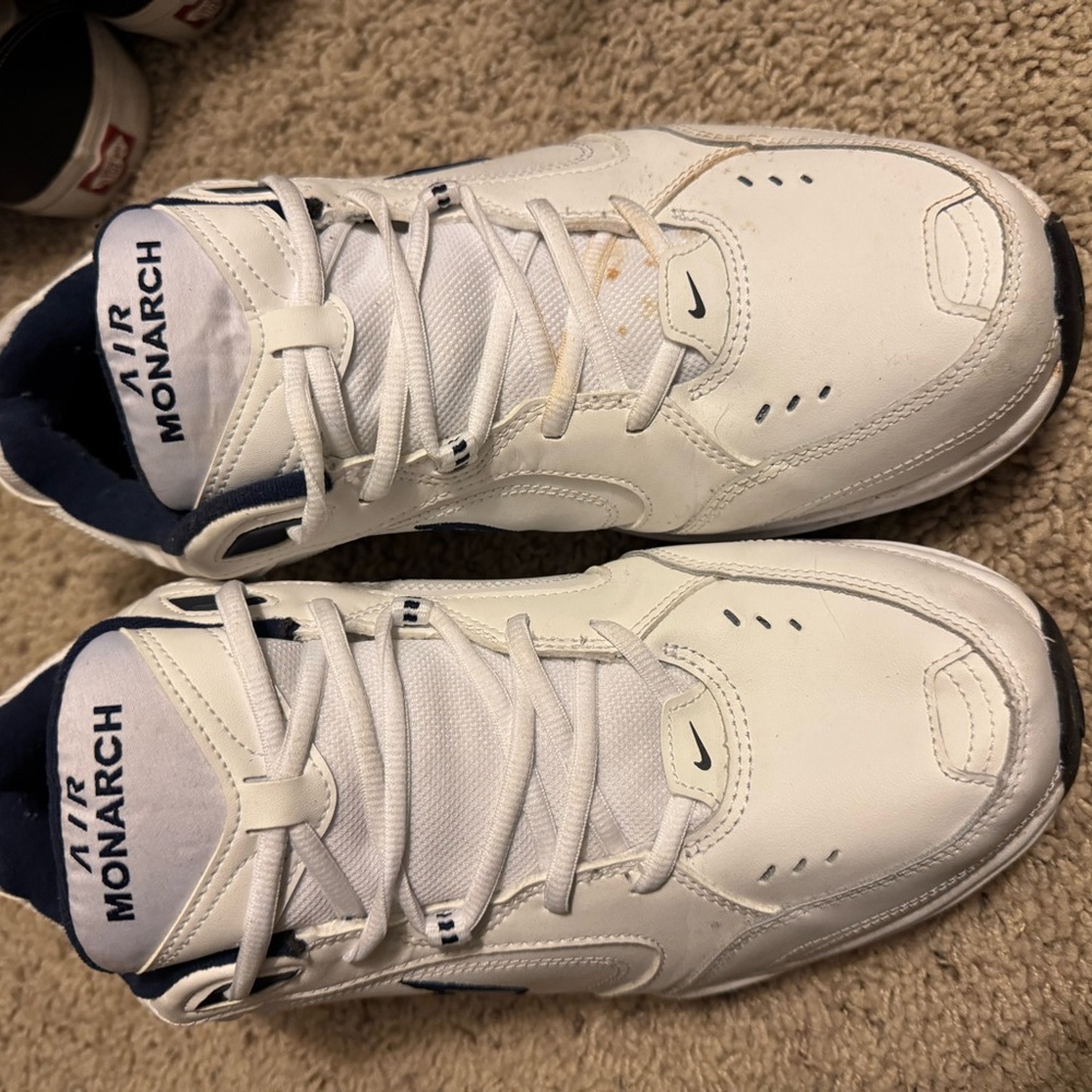 Nike Air Monarch IV Men's White Sneakers - Picture 2 of 7